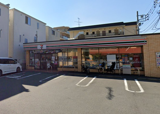 コンビニ　セブンイレブン（コンビニ）まで291m