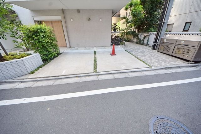 駐車場　タウンハウジング