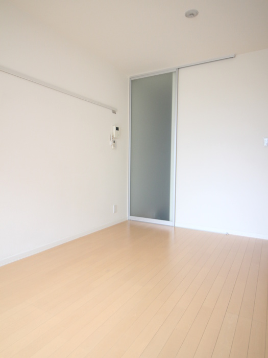 La verde SIMOKITAの居間写真