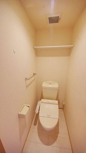 都営大江戸線 光が丘駅 徒歩24分 3階建 築14年のトイレ写真