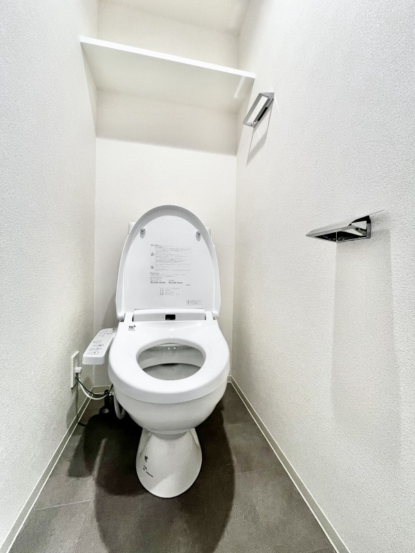 地下鉄名城線 熱田神宮伝馬町駅 徒歩2分 15階建 築3年のトイレ写真