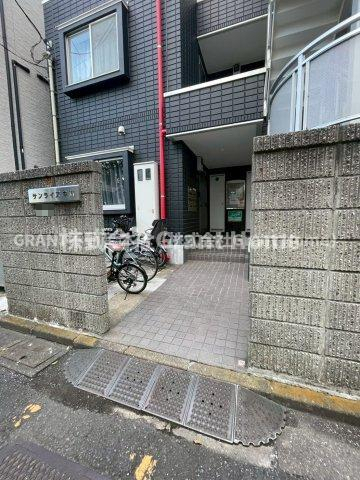 ＪＲ常磐線 亀有駅 徒歩11分 3階建 築33年の外観写真