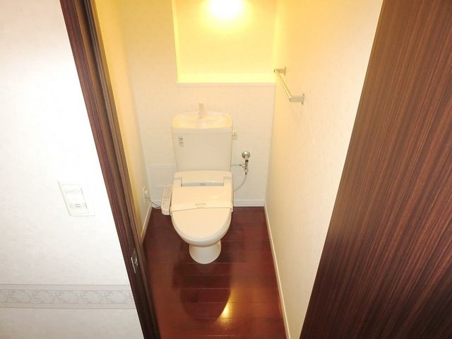 ロイヤルパークス若葉台のトイレ写真