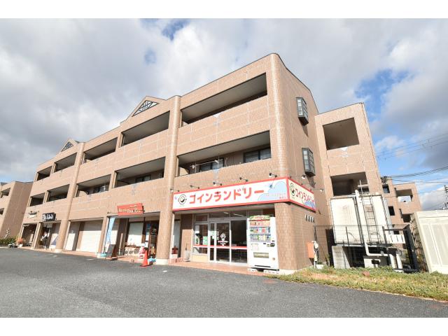 近鉄奈良線 近鉄奈良駅 バス乗車時間：11分 最寄りバス停で下車 徒歩5分 築25年