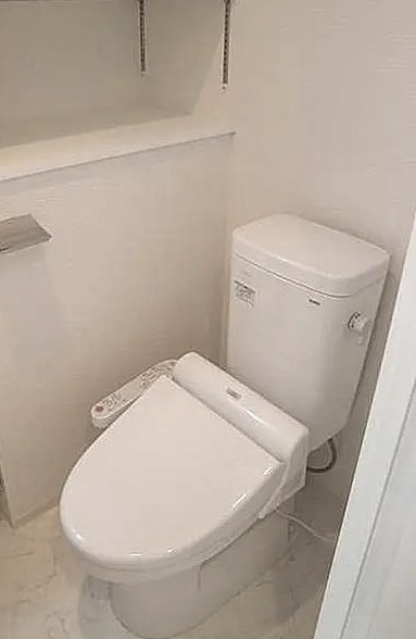 京成押上線 四ツ木駅 徒歩8分 11階建 築12年のトイレ写真