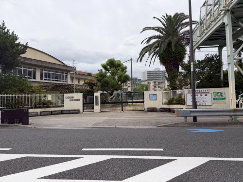 中学校　豊中市立第四中学校（中学校）まで247m