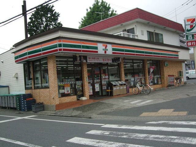 コンビニ　セブンイレブン（コンビニ）まで380m