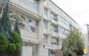 小学校　台東区立台東育英小学校（小学校）まで685m
