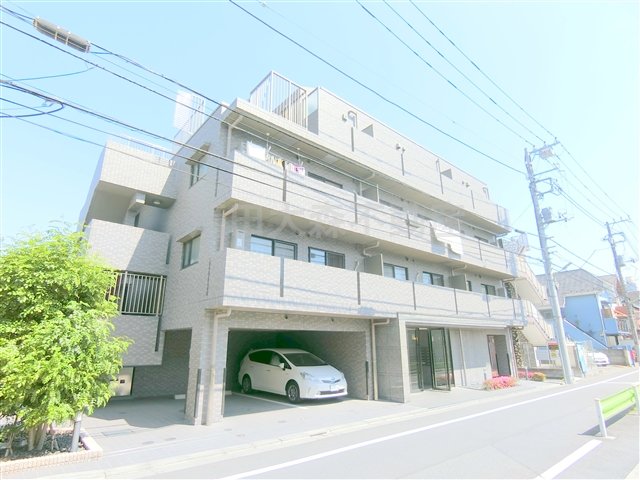 建物外観　2013年3月築　RC鉄筋コンクリート造地上5階建て1K 2