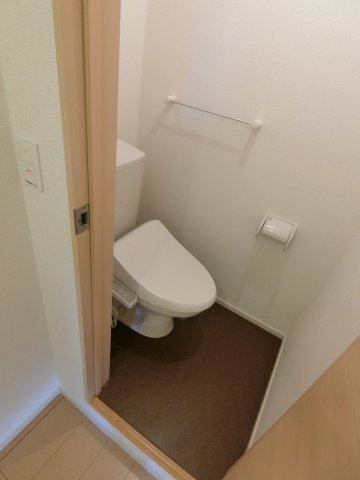 ＪＲ山陰本線 伯耆大山駅 徒歩42分 2階建 築14年のトイレ写真