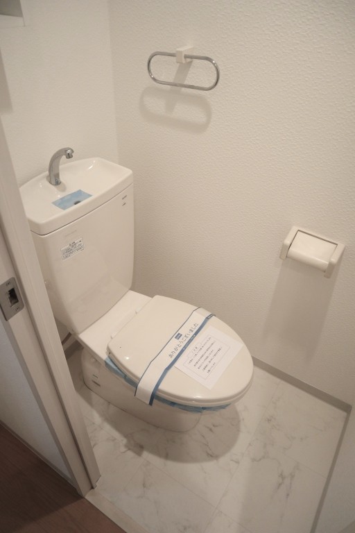ＪＲ山手線 田端駅 徒歩8分 10階建 築20年のトイレ写真