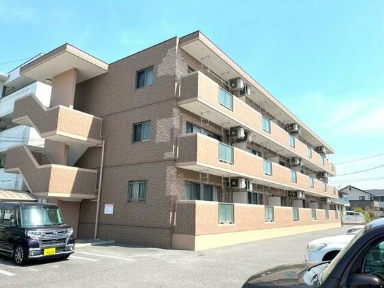 ルミエール若葉の外観写真