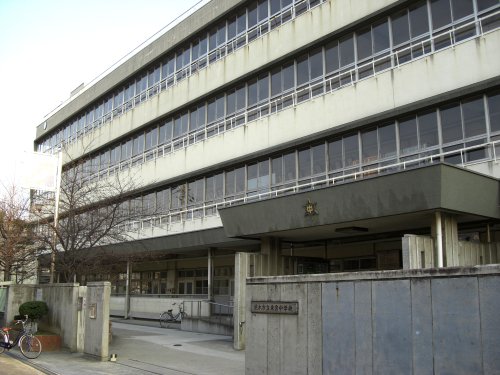 中学校　茨木市立東雲中学校（中学校）まで1955m
