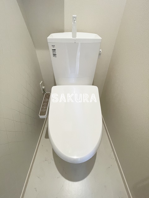 トイレ　嬉しい温水洗浄便座♪