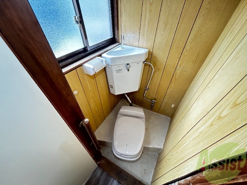 鈴蘭台東町5丁目戸建てのトイレ写真