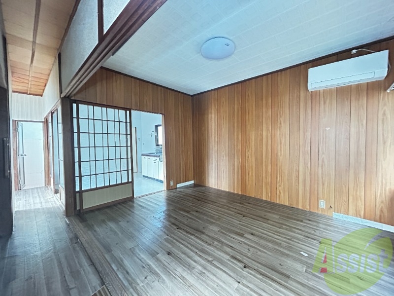 鈴蘭台東町5丁目戸建ての居間写真