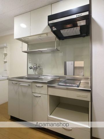 地下鉄七隈線 渡辺通駅 徒歩6分 15階建 築21年のキッチン写真