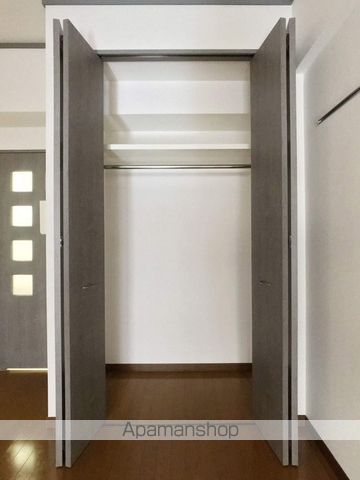 地下鉄七隈線 渡辺通駅 徒歩6分 15階建 築21年の内装写真