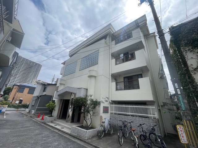 マンション一里塚の外観写真