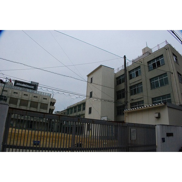 中学校　大阪市立堀江中学校（中学校）まで590m