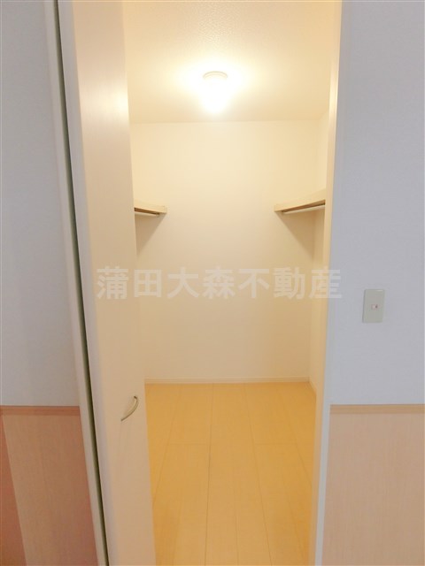 収納　ウォークインクローゼット