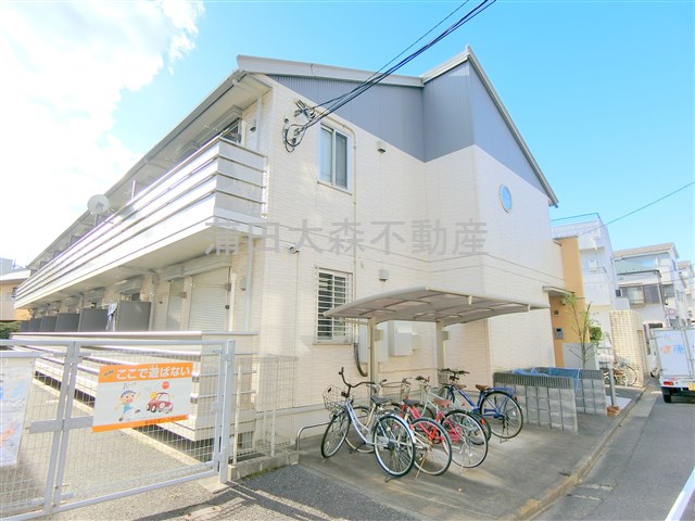 建物外観　2006年10月築　軽量鉄骨造2階建て総戸数14戸の人気賃貸