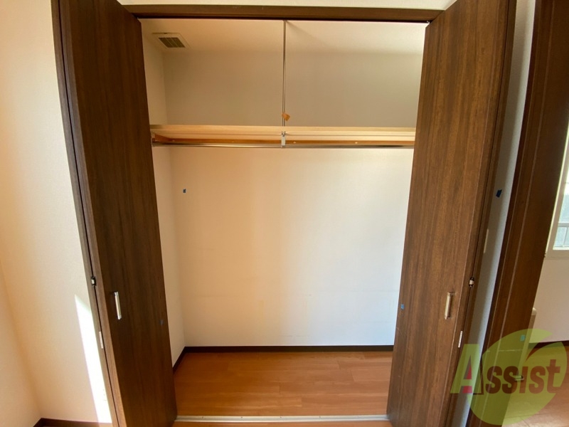 収納　寝室の収納です。部屋がすっきり片付きます。