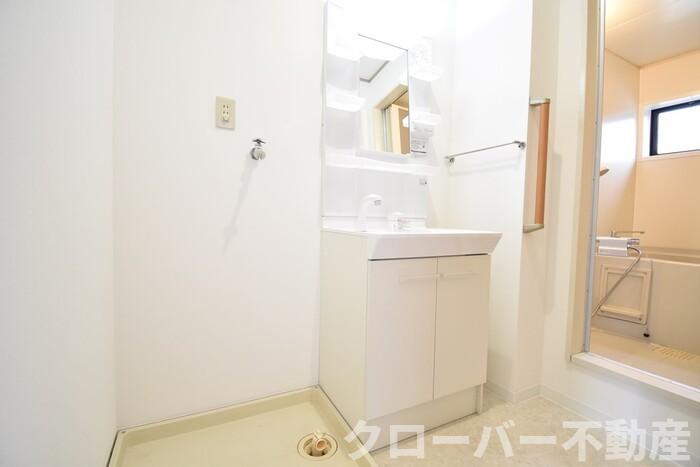 洗面設備　温水洗浄暖房便座・室内洗濯機置き場