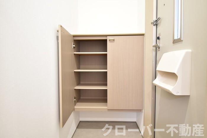 玄関　シューズボックス