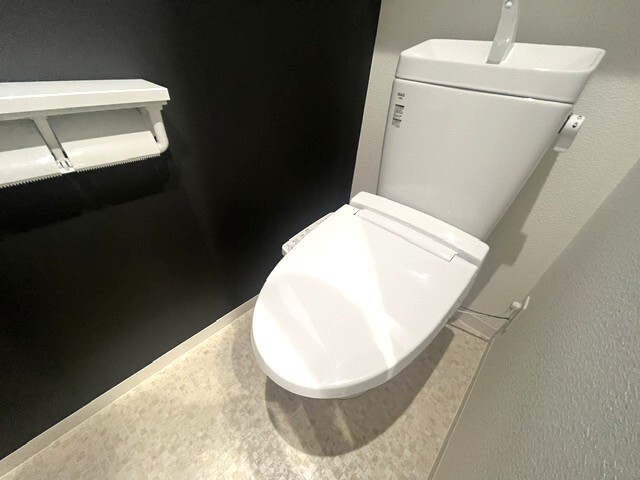 アルモカーサ三国ヶ丘 1FDのトイレ写真
