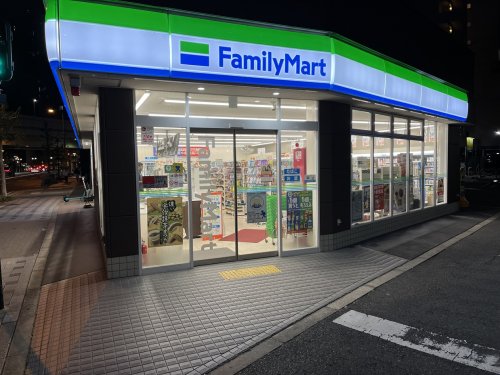 コンビニ　ファミリーマート 北浜一丁目店（コンビニ）まで89m