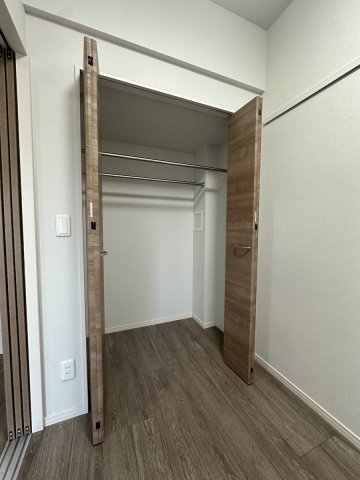 収納　同タイプ別住戸写真となります。現況と異なる場合がございます。
