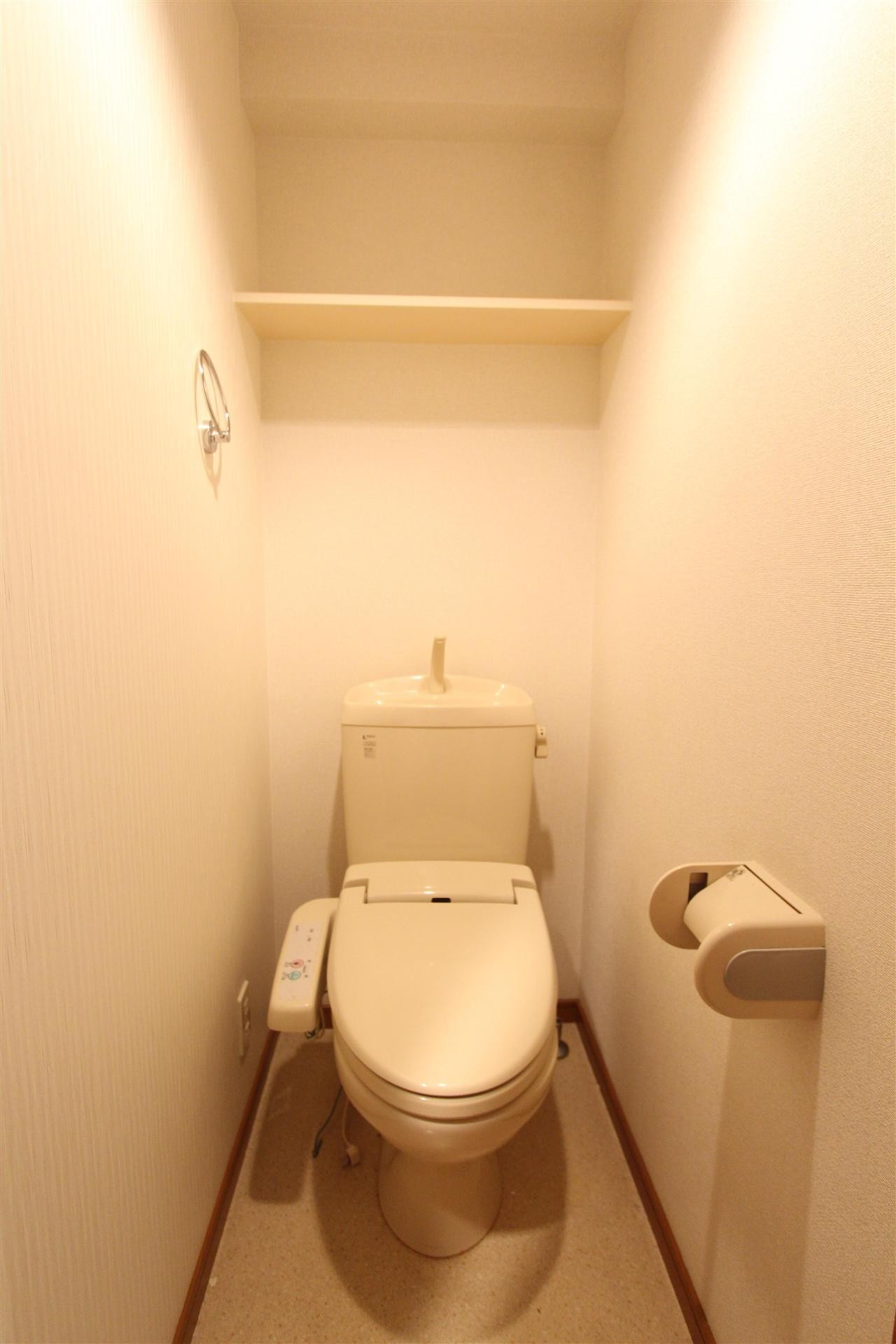 トイレ　同タイプ（参考写真）