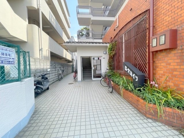 地下鉄今里筋線 だいどう豊里駅 徒歩8分 5階建 築43年の外観写真