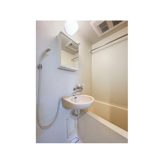 バス・シャワールーム　※別部屋参考写真