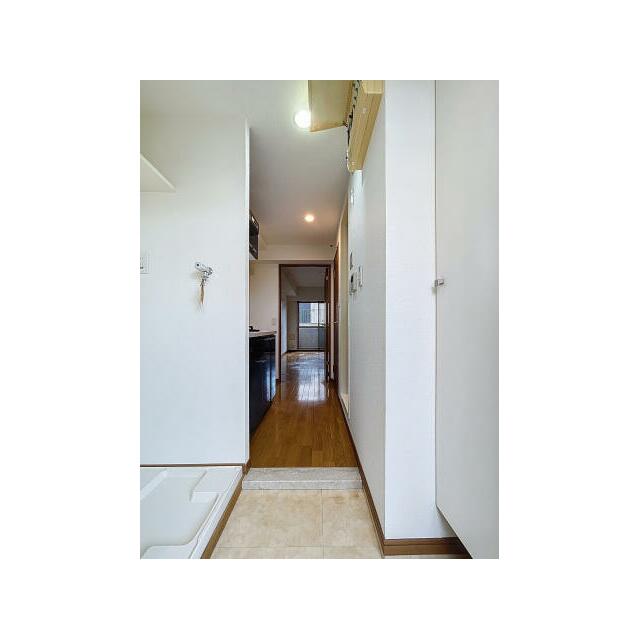 玄関　※別部屋参考写真