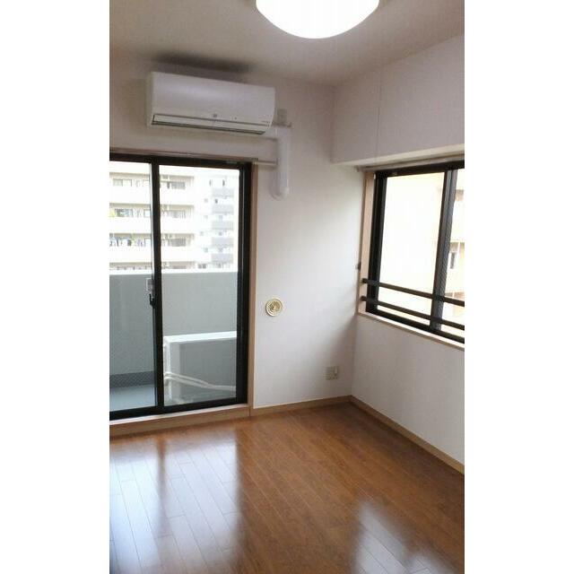 プラハ川崎本町通りの内装写真