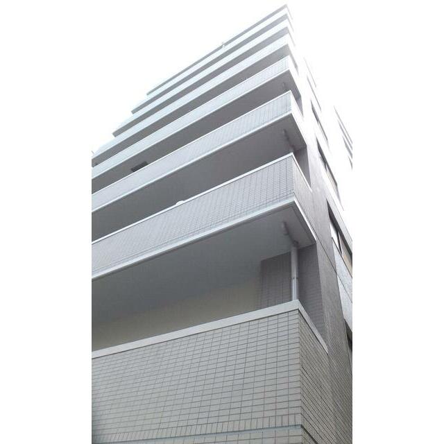 プラハ川崎本町通りの外観写真