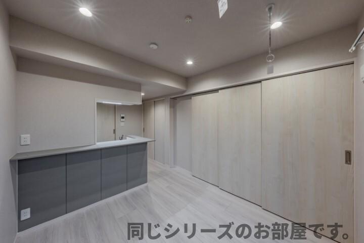 地下鉄箱崎線 箱崎宮前駅 徒歩6分 3階建 新築の居間写真