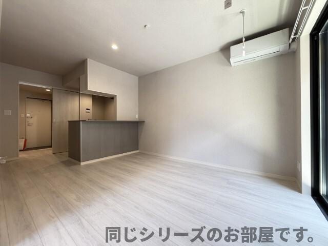 地下鉄箱崎線 箱崎宮前駅 徒歩6分 3階建 新築の居間写真