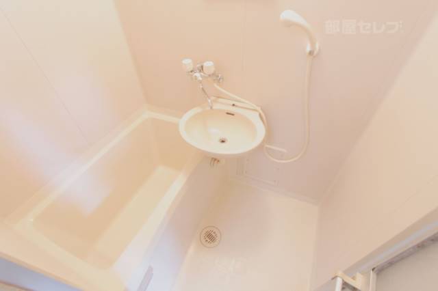 バス・シャワールーム　＊３Ｃ号室内装写真参照