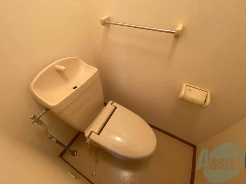 トイレ　トイレにはウォッシュレットも付いております