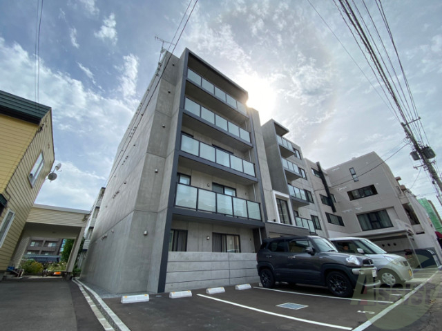 建物外観　札幌市中央区北３条「ウエリスアーバン円山北３条」