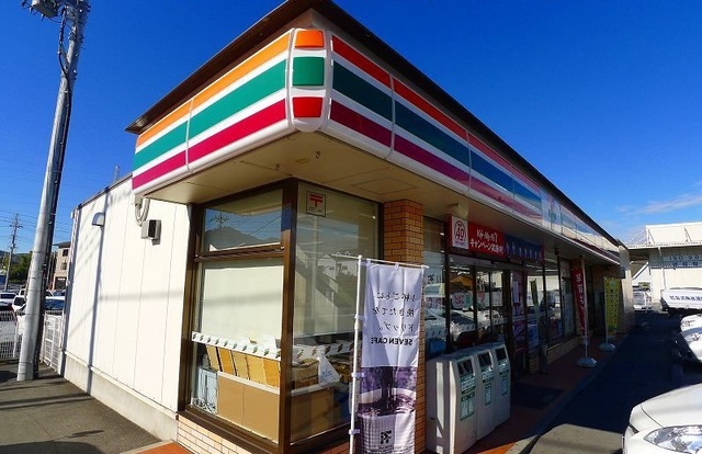 コンビニ　セブンイレブン桐生広沢１丁目店（コンビニ）まで750m