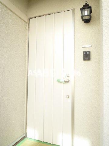 小田急線 経堂駅 徒歩8分 2階建 築7年の玄関写真