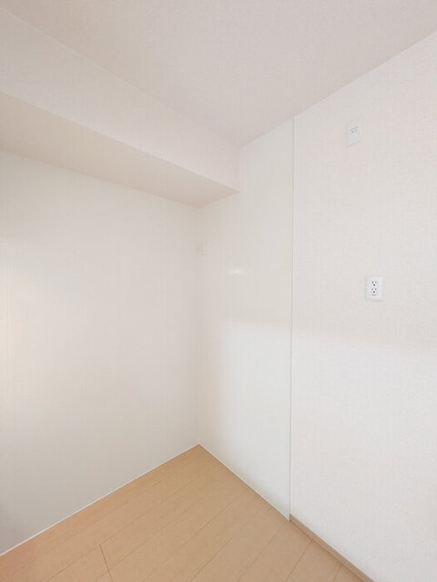 キッチン　冷蔵庫置場