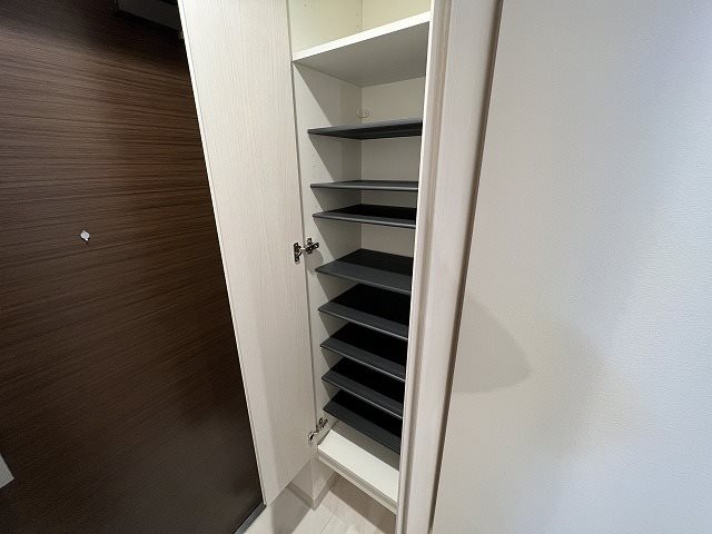 玄関　同マンション別部屋