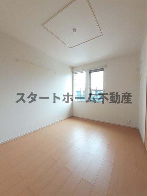 居室・リビング　広々とした洋室です
