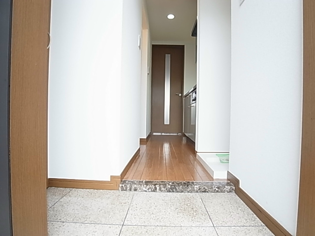 カーサ松戸の玄関写真