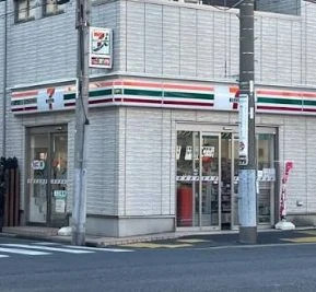 コンビニ　セブンイレブン 江東西大島駅西店（コンビニ）まで303m